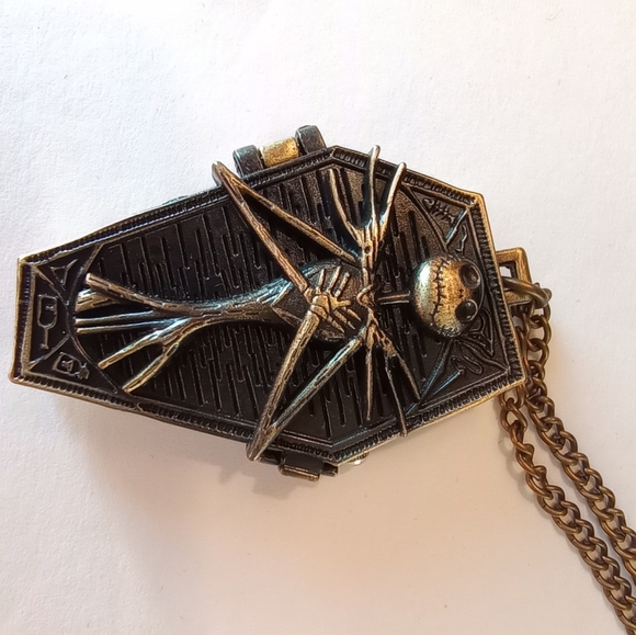 NIGHTMARE BEFORE CHRISTMAS WATCH NECKLACE NEW - Picture 5 of 6